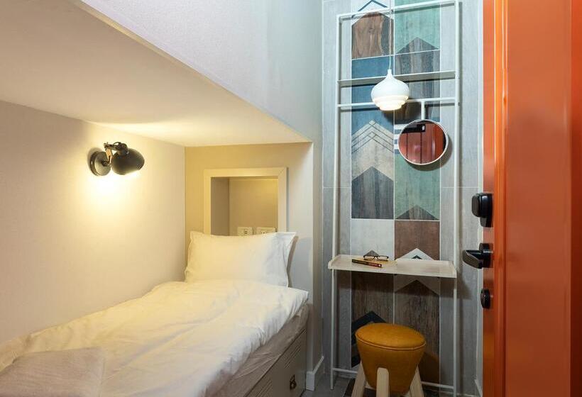 חדר סטנדרט יחיד, The Spot Hostel