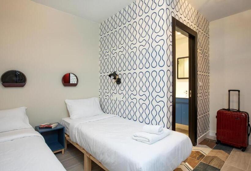 חדר סטנדרט, The Spot Hostel