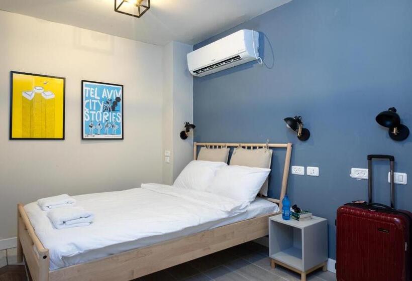 חדר משפחתי, The Spot Hostel