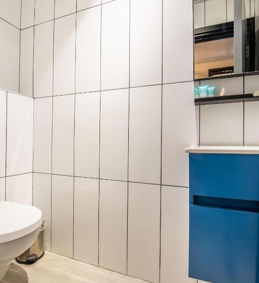 חדר סטנדרט לשלושה, The Spot Hostel