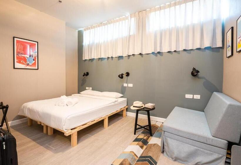 חדר סטנדרט לשלושה, The Spot Hostel