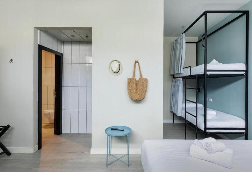 חדר משפחתי, The Spot Hostel