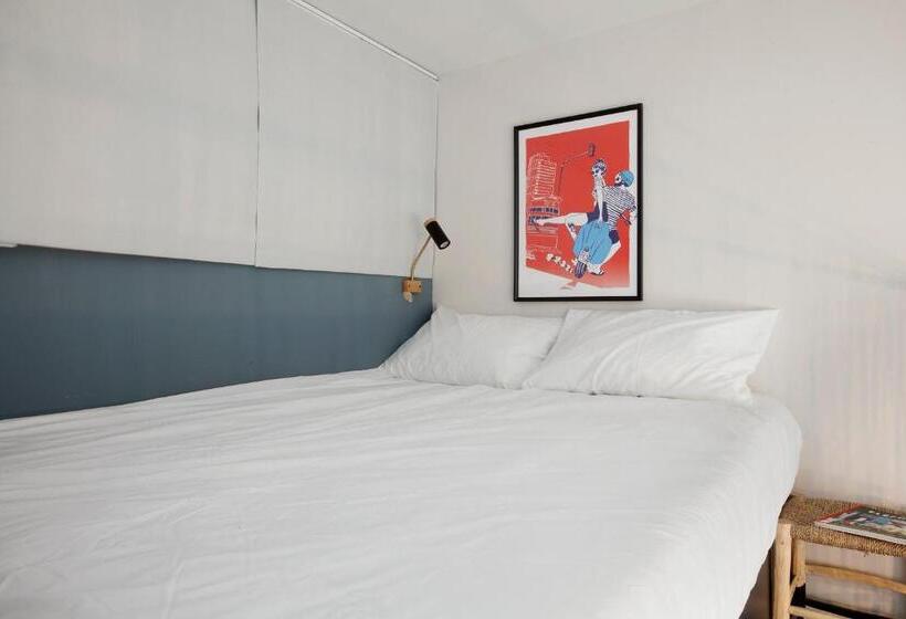 חדר סטנדרט, The Spot Hostel