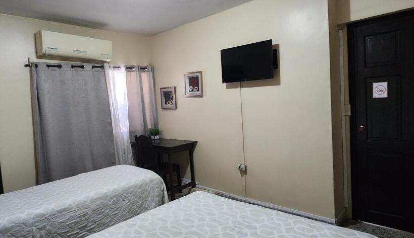 Economy Triple Room, Casa Altamira