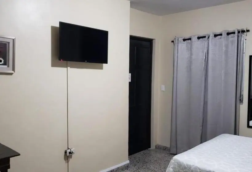 Economy Triple Room, Casa Altamira