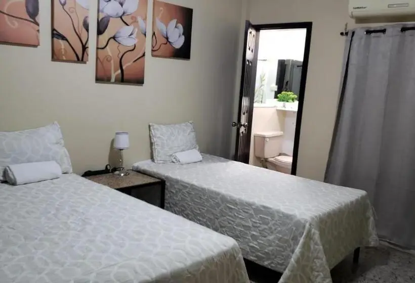 Economy Triple Room, Casa Altamira