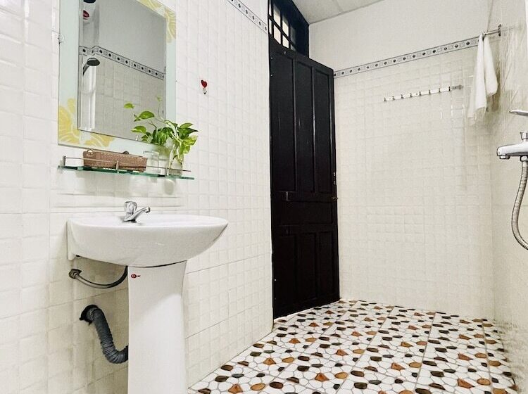 اتاق خانوادگی, Eva Homestay