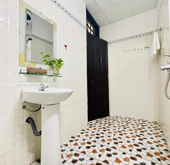 اتاق استاندارد سه تخته با بالکن, Eva Homestay