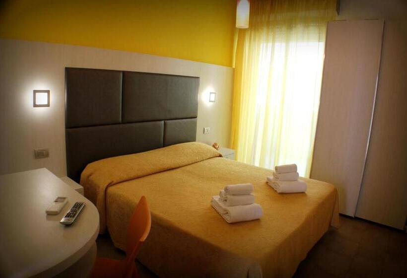 エコノミーシングルルーム, Adria