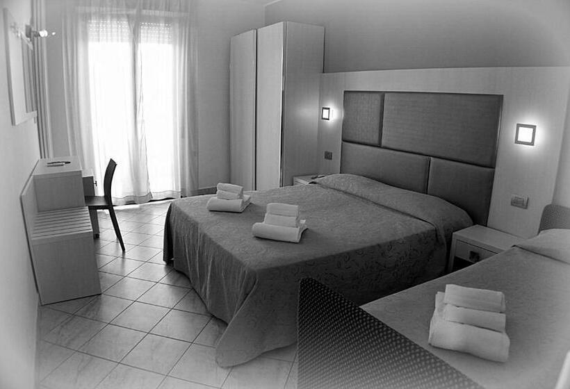 Triple Room Sea View, Adria