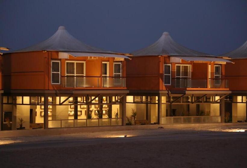 اتاق لوکس, The Fern Leo Beach Resort Madhavpur