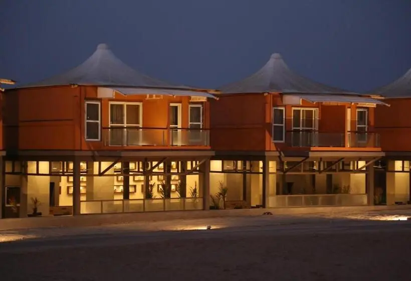 اتاق لوکس, The Fern Leo Beach Resort Madhavpur