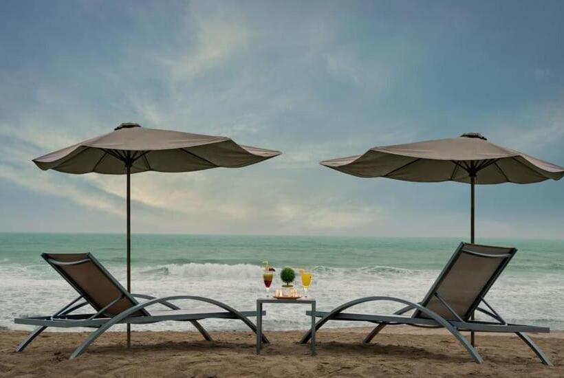 اتاق لوکس, The Fern Leo Beach Resort Madhavpur