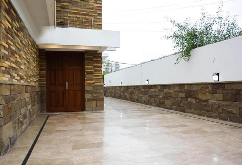 سوییت خانوادگی, Royal Fantasy