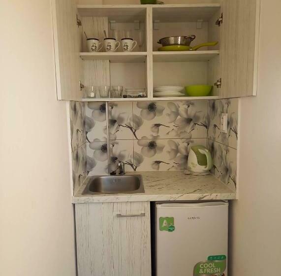 Standard Kolmen Hengen Huone, Afrodita