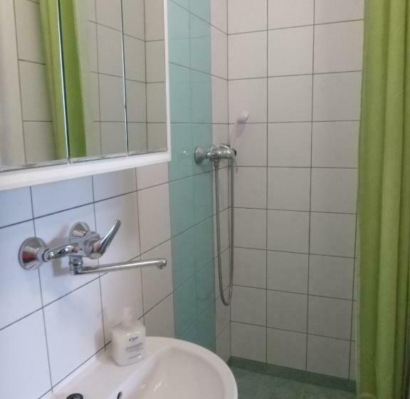 Standard Kolmen Hengen Huone, Afrodita