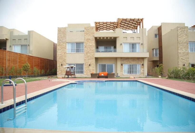 ویلای یک اتاق خوابه با استخر شنا, Tolip North Coast