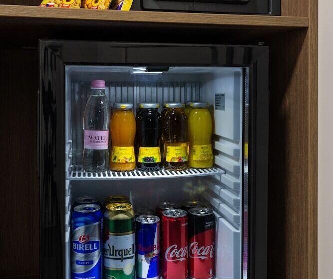 דירת חדר דלוקס, Grand