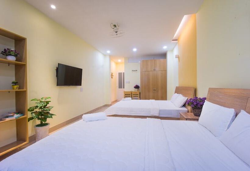 سوییت خانوادگی, Language Exchange Hostel 1