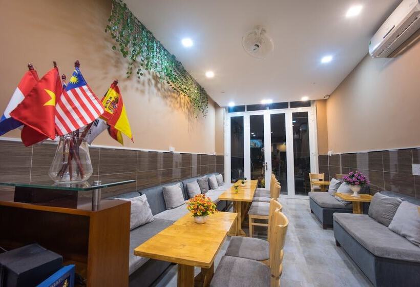 سوییت خانوادگی, Language Exchange Hostel 1