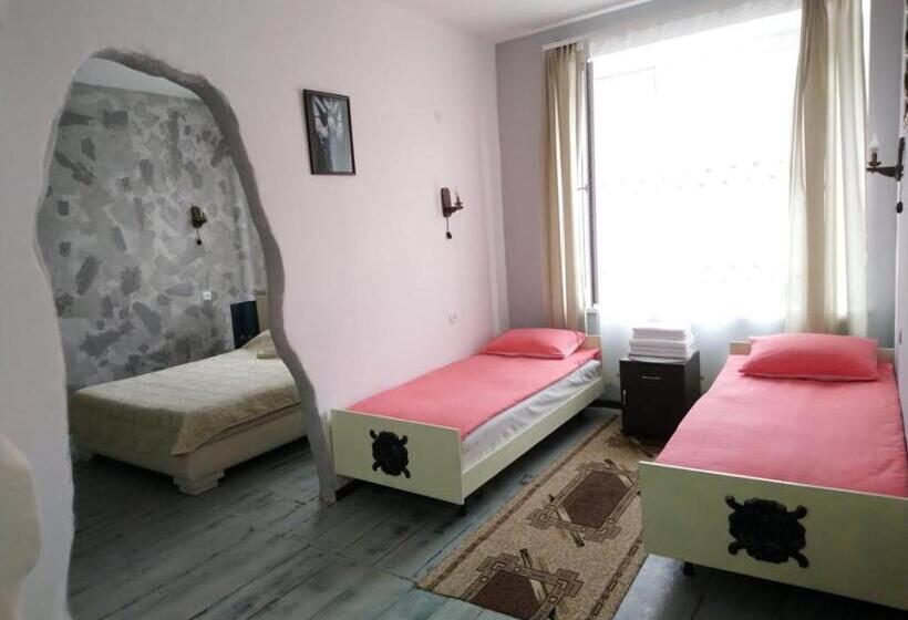 اتاق استاندارد چهار تخته, Aparthotel In Alaverdi