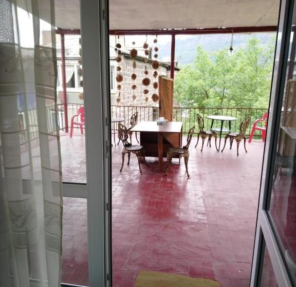 آپارتمان 1 خوابه با تراس, Aparthotel In Alaverdi