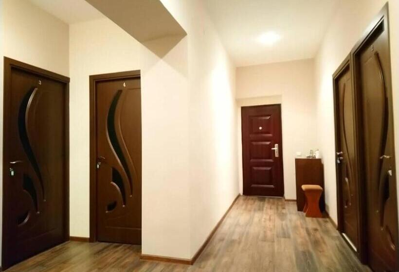 آپارتمان 1 خوابه با تراس, Aparthotel In Alaverdi