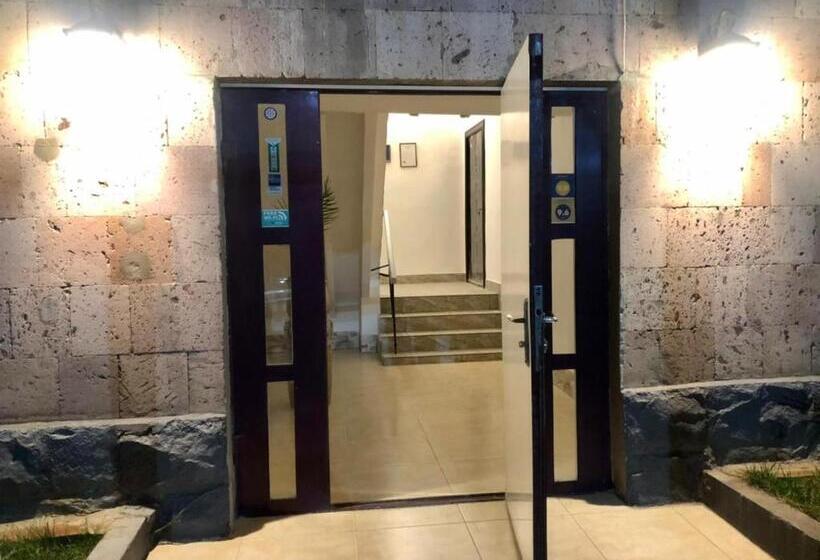 سوییت خانوادگی, Aparthotel In Alaverdi