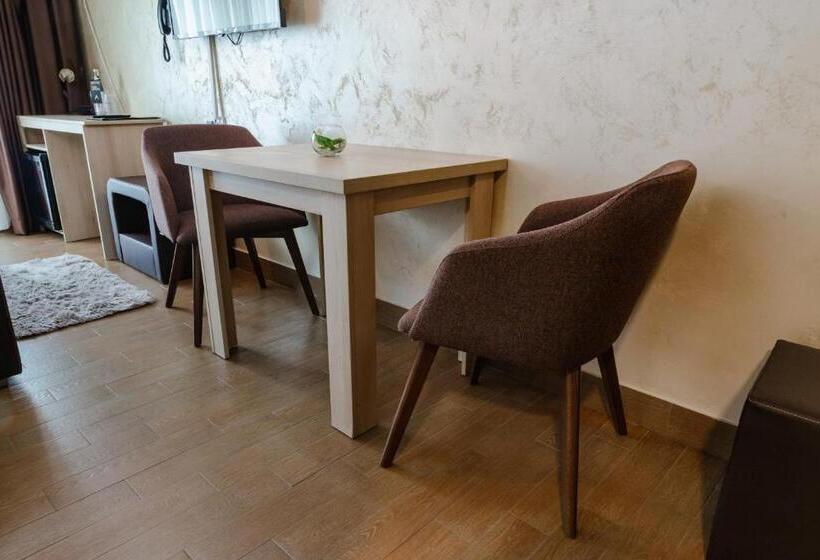 اتاق استاندارد با تخت بزرگ, Restaurant & Apartments & Rooms Avenia