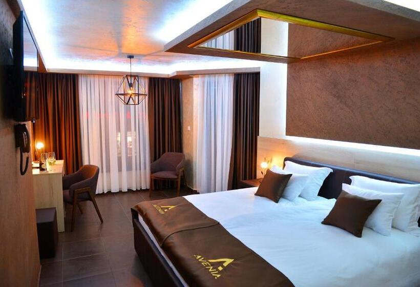 اتاق لوکس با تخت بزرگ, Restaurant & Apartments & Rooms Avenia
