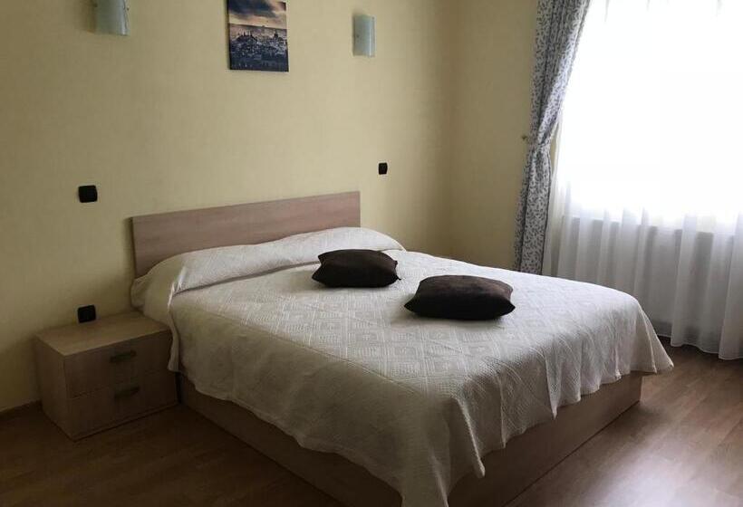 اتاق استاندارد با تخت بزرگ, Pensiunea Granada