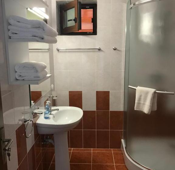 اتاق استاندارد با تخت بزرگ, Pensiunea Granada