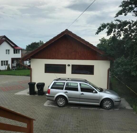 اتاق لوکس, Pensiunea Granada