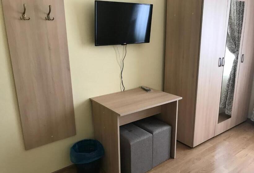 اتاق لوکس, Pensiunea Granada