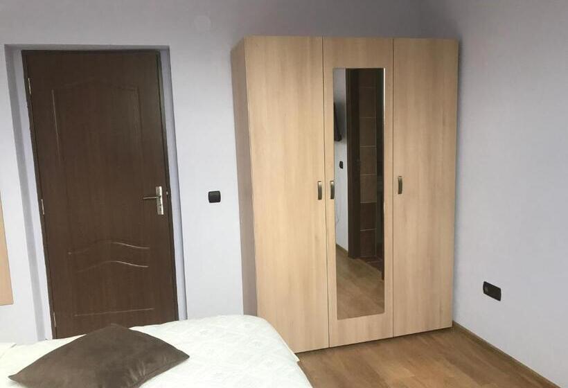 اتاق لوکس, Pensiunea Granada