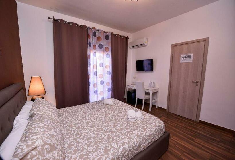 اتاق استاندارد با چشم‌انداز کوهستان, Symposium Bed&breakfast