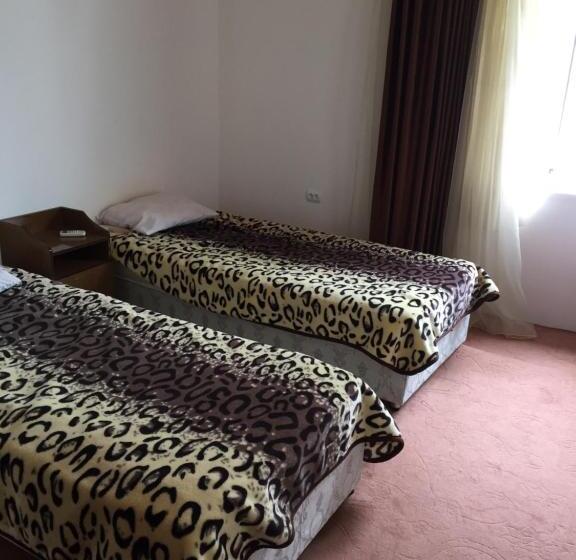 اتاق استاندارد چهار تخته, Hostel One