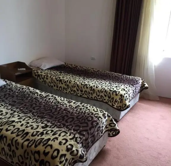 اتاق استاندارد چهار تخته, Hostel One