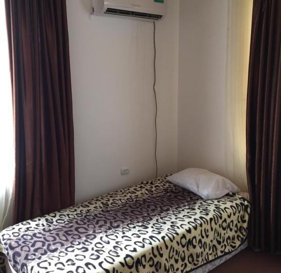 اتاق استاندارد چهار تخته, Hostel One