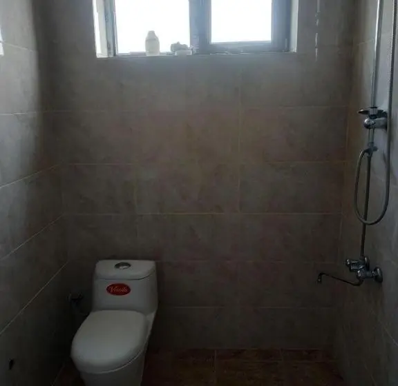 اتاق اکونومی, Hostel One