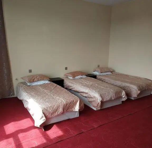 اتاق استاندارد سه نفره, Hostel One