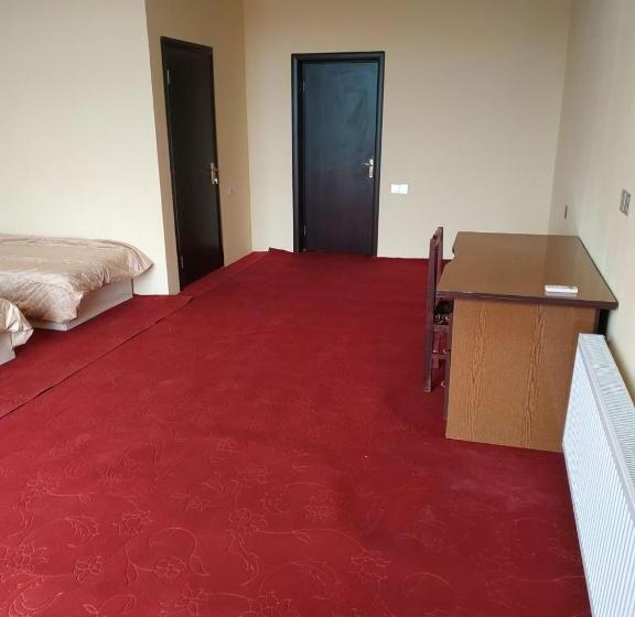 اتاق استاندارد سه نفره, Hostel One