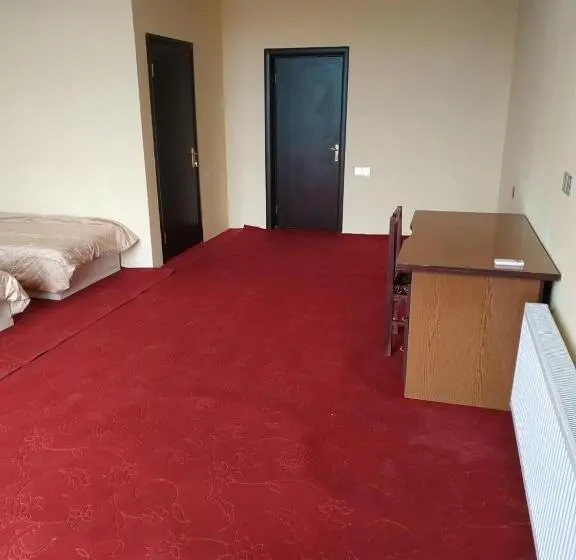 اتاق استاندارد سه نفره, Hostel One