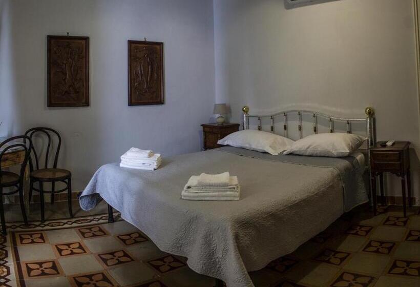 Номер Стандарт, Borgo Civico 10