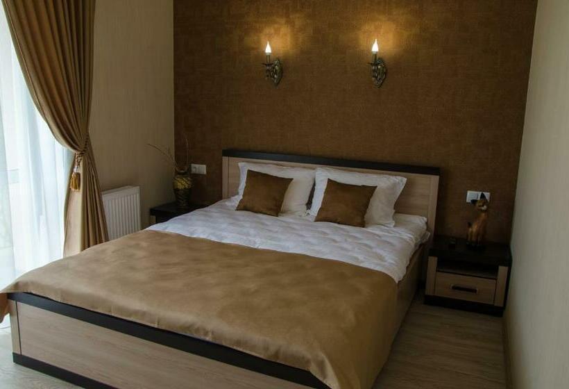 آپارتمان 1 خوابه, Triumph