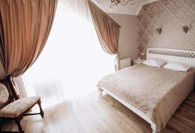 آپارتمان 1 خوابه, Triumph