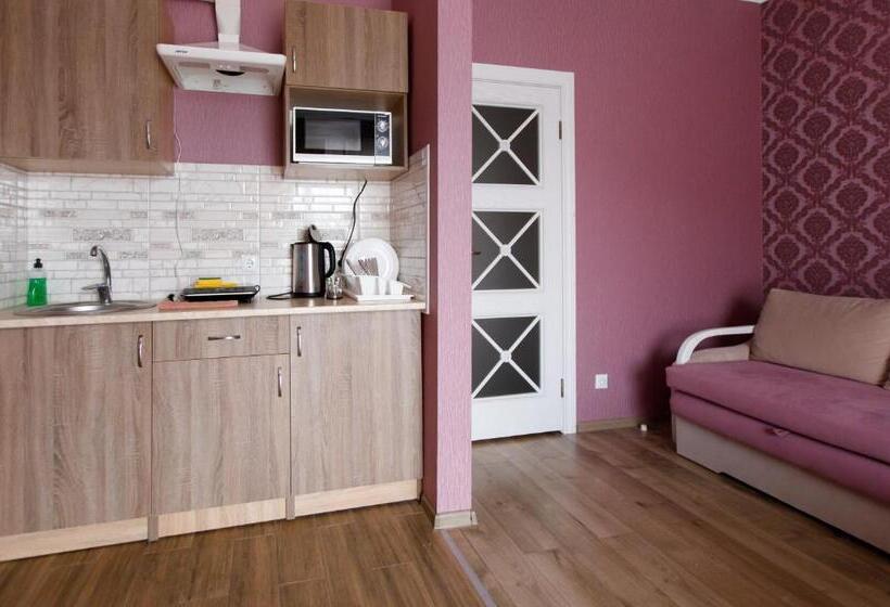 استودیوی استاندارد, Triumph