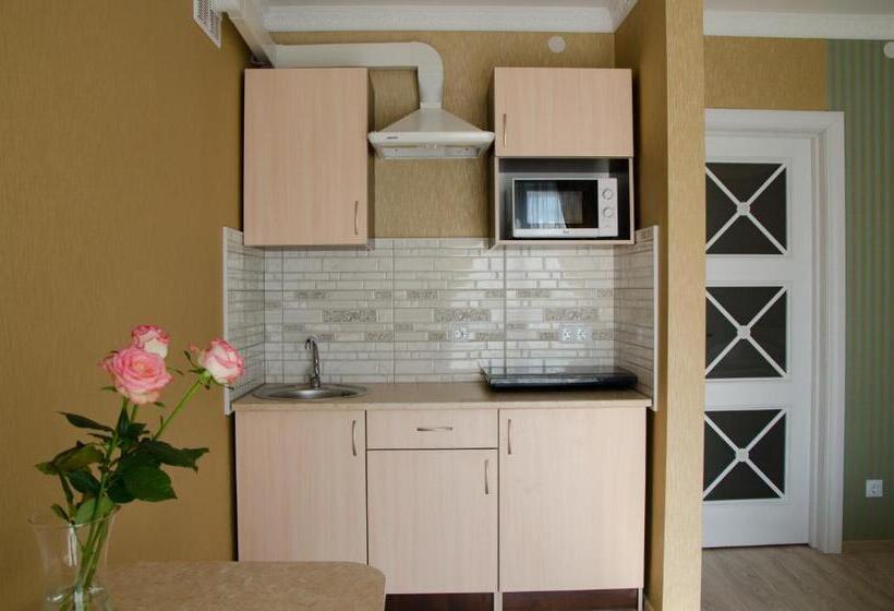 استودیوی استاندارد, Triumph