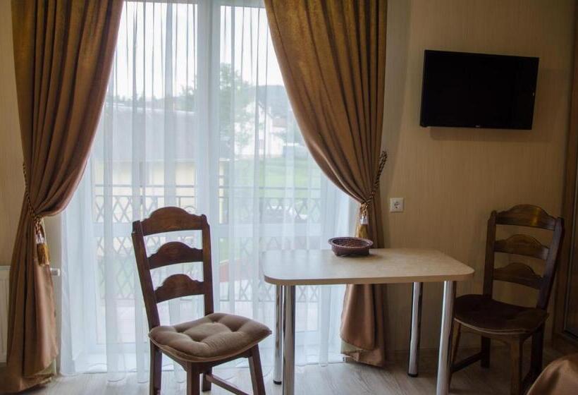 آپارتمان 1 خوابه, Triumph