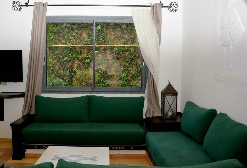 جناح, Borjs Hotel Suites & Spa